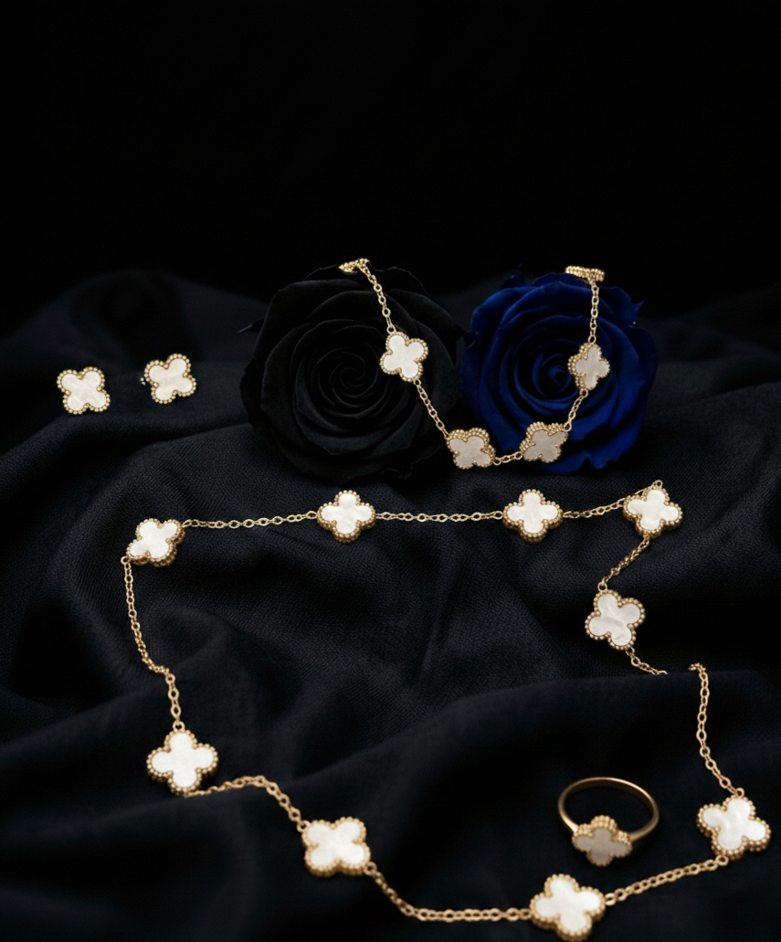 Zarafetin İmzası Yonca Motifli Premium Takı Seti – Altın Ton & Sedef Detay