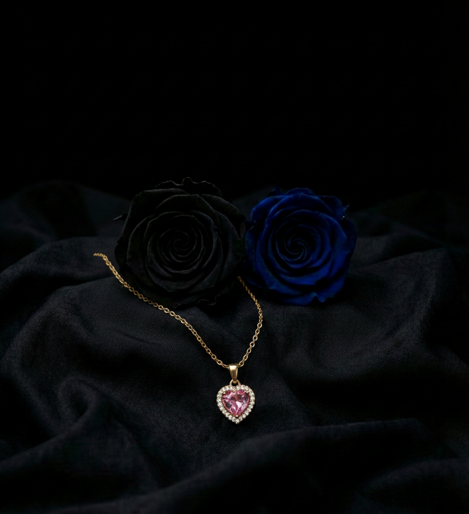 Sessiz Bir “Seni Seviyorum” Kolyesi